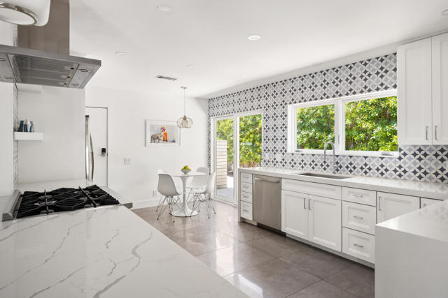 1160 E Marion Way, Palm Springs CA: https://media.crmls.org/mediaz/e45178f5-b9f7-4bc9-9831-8d8ceae4d4ee.jpg