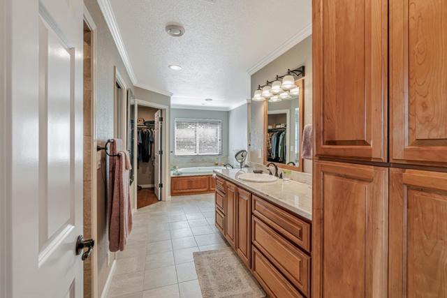 19225 Reavis Way, Salinas CA: https://media.crmls.org/mediaz/e4521833-7826-4ad8-abe4-f9eb991e49e3.jpg