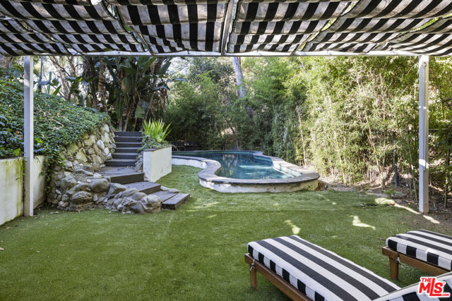 2936 La Castana Drive, Los Angeles CA: https://media.crmls.org/mediaz/e4525eb2-b791-4f9e-9792-69c5177dfe42.jpg