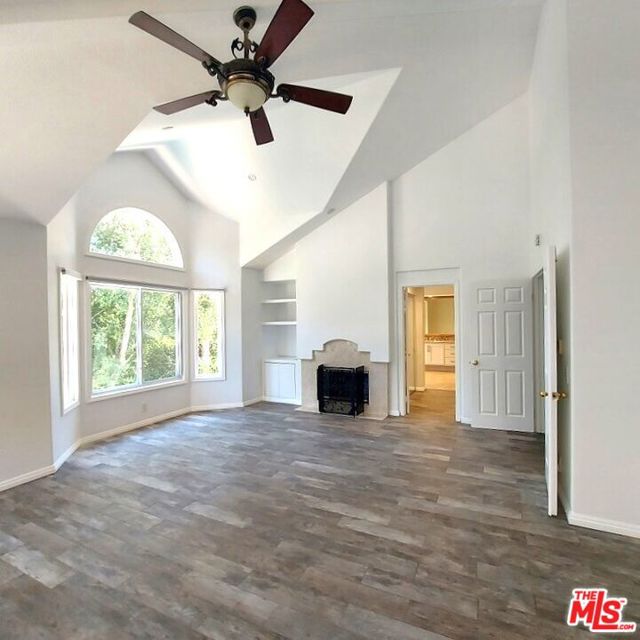 4342 Park Verdi, Calabasas CA: https://media.crmls.org/mediaz/e453ca42-5d5f-4004-b763-f4cc581b1b06.jpg