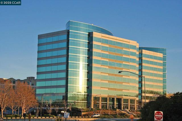 190 Cleaveland Rd, Pleasant Hill CA: https://media.crmls.org/mediaz/e454020b-b244-46ff-83d6-ffcb705a6927.jpg