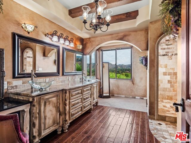 27023 Rolling Hills Avenue, Canyon Country CA: https://media.crmls.org/mediaz/e4540e0b-2034-461e-a571-e0ad7a535ea7.jpg
