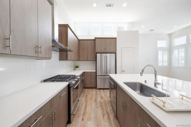 2092 Tango Loop, Chula Vista CA: https://media.crmls.org/mediaz/e454c916-0892-412c-926b-92b77fda136a.jpg