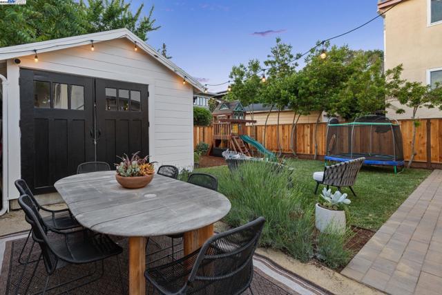 5472 KALES AVENUE, Oakland CA: https://media.crmls.org/mediaz/e4557839-4ce4-4c70-8406-24810a0bce15.jpg