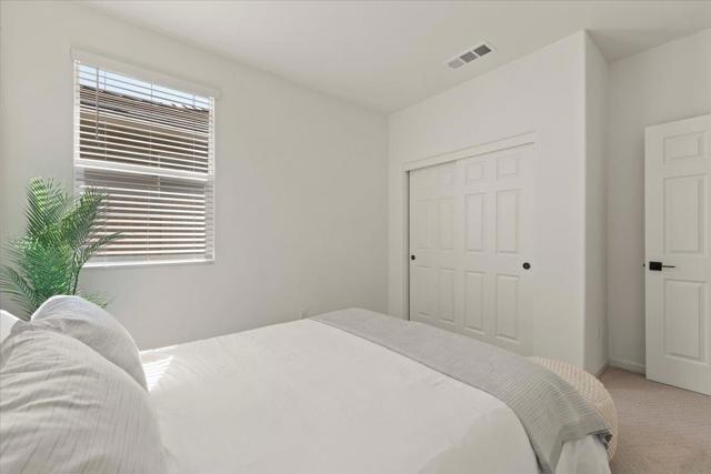 829 Crow Creek Circle, Galt CA: https://media.crmls.org/mediaz/e45668a3-ab37-4ef0-bee2-0c5823fb8376.jpg