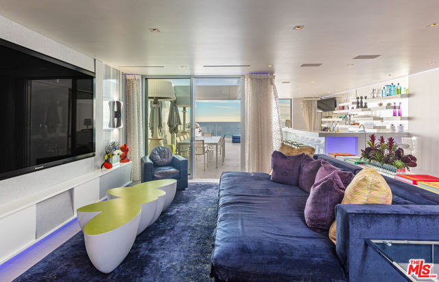 31636 Sea Level Drive, Malibu CA: https://media.crmls.org/mediaz/e4566a8d-50a1-4dde-ab21-d9fd68dd1039.jpg
