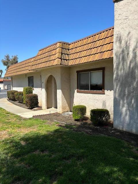 25 Villa Pacheco Court, Hollister CA: https://media.crmls.org/mediaz/e4566e9d-1821-47ba-9a47-9cc744fc25ad.jpg
