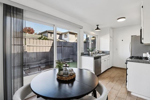 Detail Gallery Image 11 of 28 For 3434 Seabreeze Walk, Oceanside,  CA 92056 - 2 Beds | 1 Baths