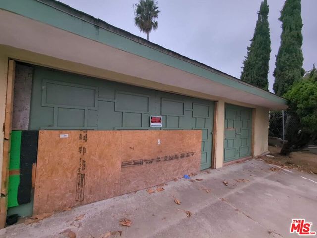 5809 Chariton Avenue, Los Angeles, California 90056, 3 Bedrooms Bedrooms, ,3 BathroomsBathrooms,Single Family Residence,For Sale,Chariton,24451535