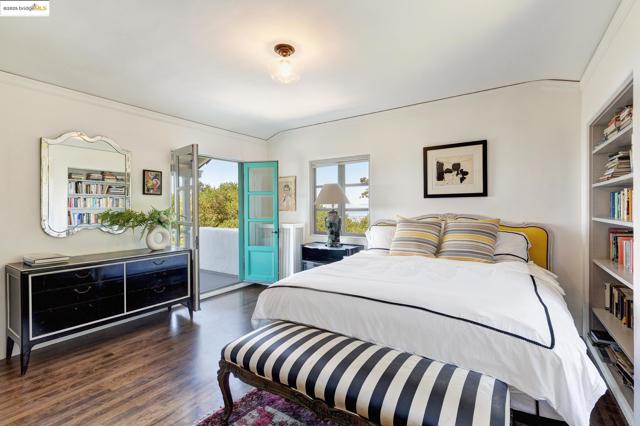 6801 Estates Dr, Oakland CA: https://media.crmls.org/mediaz/e457280d-554b-4c63-a30a-b7106bb51276.jpg