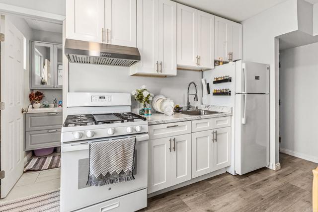 5851 Jackson Dr, La Mesa CA: https://media.crmls.org/mediaz/e4586464-3221-480e-93ea-b07135a59233.jpg