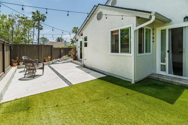 6848 Xana Way, Carlsbad CA: https://media.crmls.org/mediaz/e458d466-19b0-45c9-b9e0-a8e2a44c75da.jpg