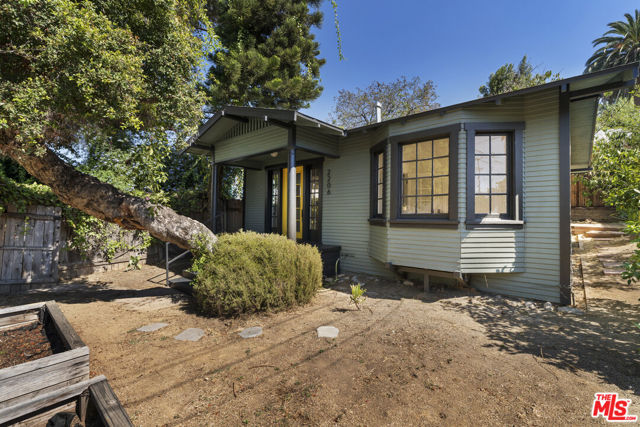 2206 Avon Street photo 5