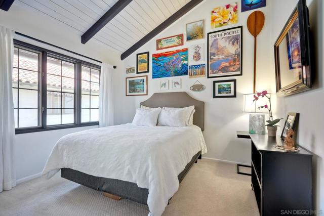 Image 16 of 49 For 8666 Villa La Jolla Drive  4