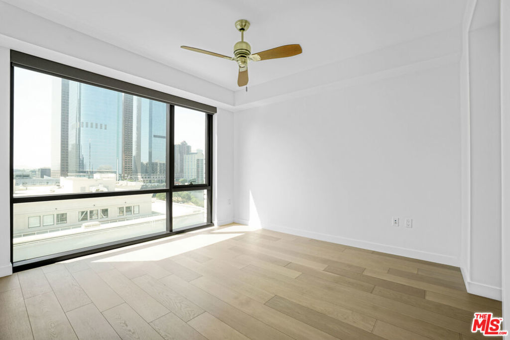 https://media.crmls.org/mediaz/e45a819d-f2ce-4b4b-bbf0-f8ae8a53b20b.jpg?preset=X-Large