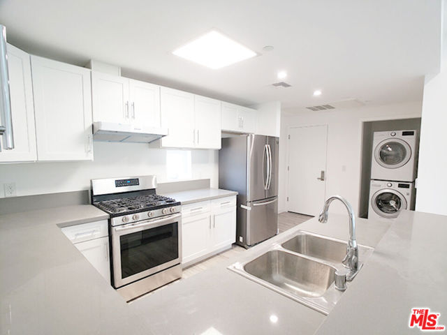 1229 S Kingsley Drive, Los Angeles CA: https://media.crmls.org/mediaz/e45b693f-43c2-4be5-9521-233067b893a5.jpg