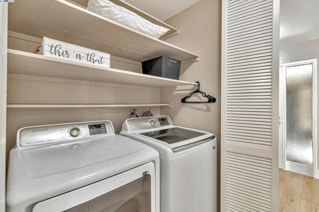 Image 19 of 31 For 39139 Argonaut Way  111