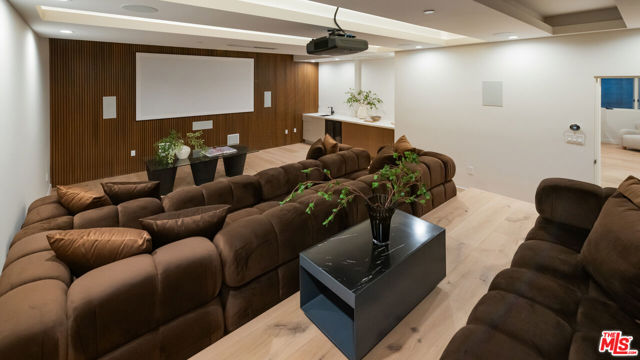 615 23rd Street, Santa Monica CA: https://media.crmls.org/mediaz/e45c2770-e735-4a0b-a631-0ebc17078cfb.jpg