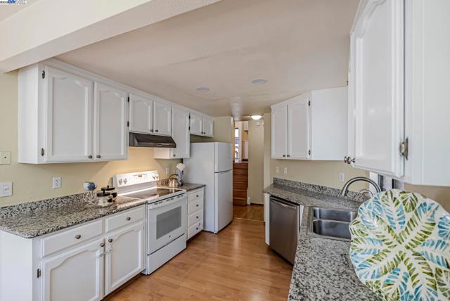 130 Mohave Terrace, Fremont CA: https://media.crmls.org/mediaz/e45ce7eb-11fc-4aad-ad3f-a29058899cf8.jpg