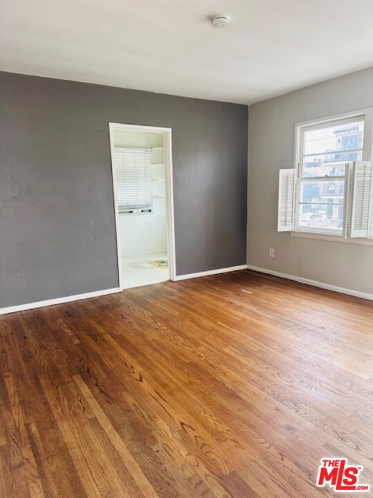6425 E Ocean Boulevard, Long Beach CA: https://media.crmls.org/mediaz/e45db9a5-140b-4969-ac11-57d044392e85.jpg