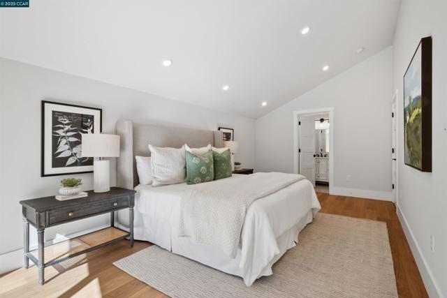 973 4Th St, Lafayette CA: https://media.crmls.org/mediaz/e45e39ec-0e21-445e-887e-44d839beeb15.jpg