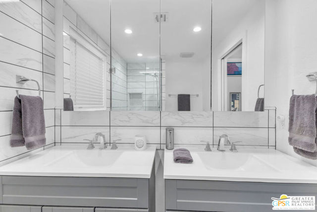 30005 Avenida Alvera, Cathedral City CA: https://media.crmls.org/mediaz/e45e6933-e3be-4c4d-94a5-2f7fe5edfe8a.jpg