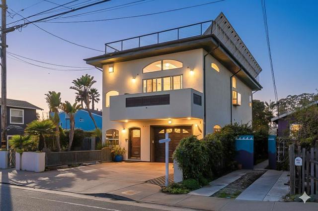 131 30th Avenue, Santa Cruz CA: https://media.crmls.org/mediaz/e45ebba6-0f14-49d0-8624-eaee907aa39a.jpg