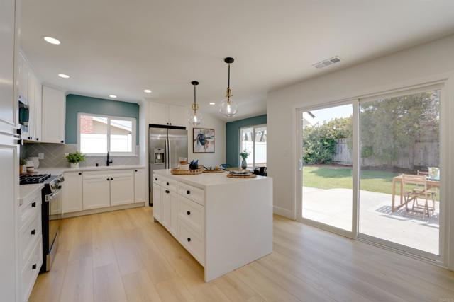 Detail Gallery Image 9 of 29 For 4301 Mount Putman Ave, San Diego,  CA 92117 - 3 Beds | 2 Baths