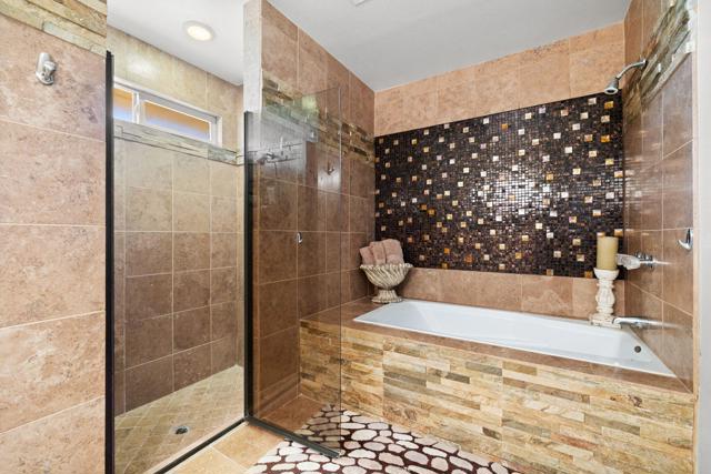 51425 Calle Quito, La Quinta CA: https://media.crmls.org/mediaz/e45f01bc-79a7-4ebb-af73-3d3efc997b19.jpg