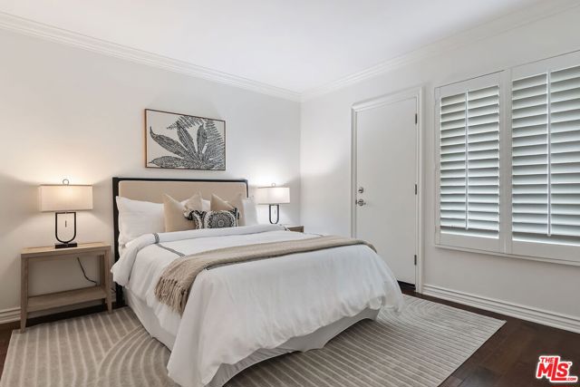 1011 5th Street, Santa Monica CA: https://media.crmls.org/mediaz/e45f052a-549f-490c-99d2-3c3b282f5b79.jpg