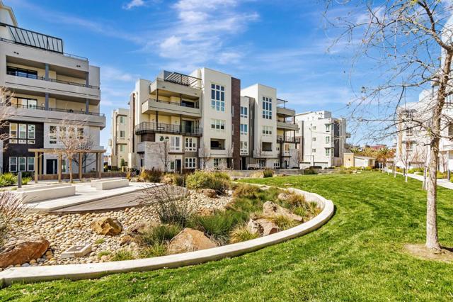 2250 Kilowatt Way, Fremont CA: https://media.crmls.org/mediaz/e45f7a2d-3aae-4d2d-8252-b81fe50a7ba8.jpg