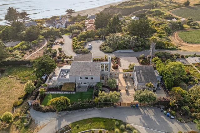 405 Heather Point Lane, Watsonville CA: https://media.crmls.org/mediaz/e45f87c3-80e1-4ff0-80a5-0776378f15f8.jpg