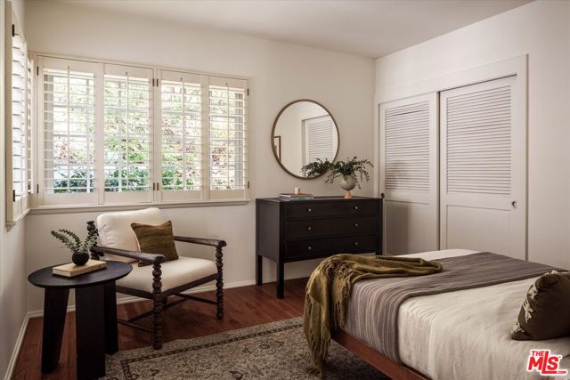 5657 Valley Oak Drive, Los Angeles CA: https://media.crmls.org/mediaz/e45fba9e-65a5-4049-926a-ee1ab5adce12.jpg