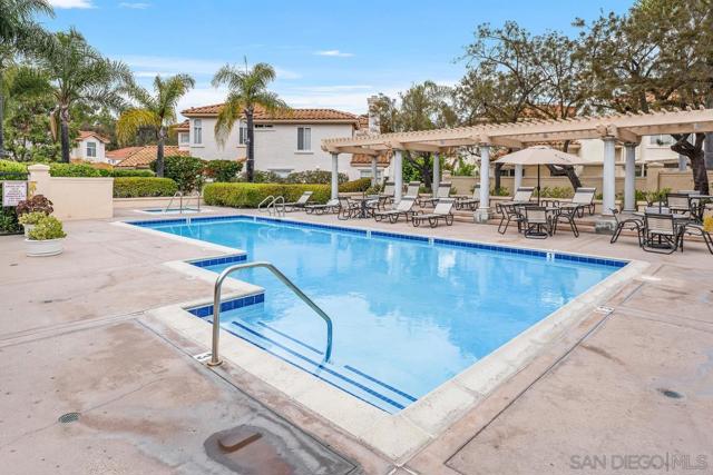 11078 Caminito Alegra, San Diego CA: https://media.crmls.org/mediaz/e4601d67-0c26-4886-ad69-0e99875b5a62.jpg