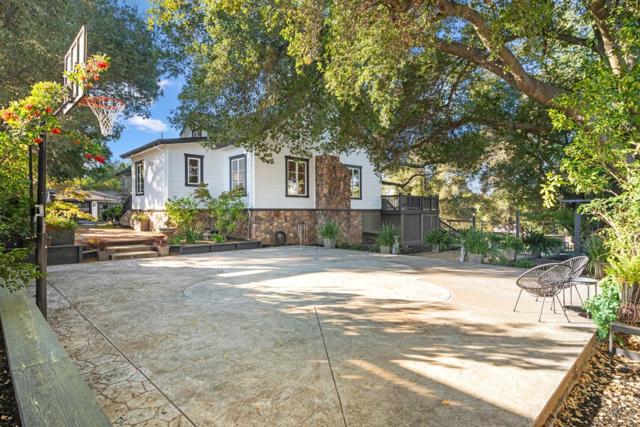 19050 Camino Barco, Saratoga CA: https://media.crmls.org/mediaz/e4610355-7a6f-4bbd-8e5c-8aea6eff2593.jpg