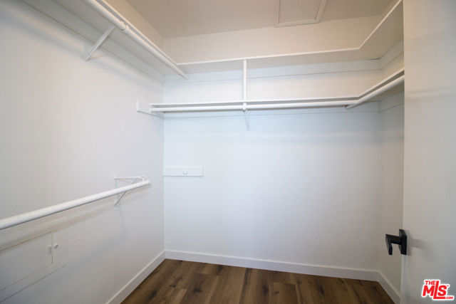 1132 19th Street, Santa Monica CA: https://media.crmls.org/mediaz/e4610ed1-7009-4bb0-bb03-29f806f3ef28.jpg
