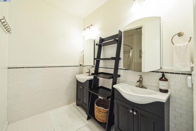 3554 Capoterra Way, Dublin CA: https://media.crmls.org/mediaz/e461d18c-b2ae-46f4-b627-ff91c7912c90.jpg