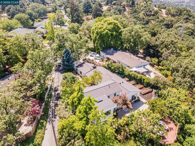 3338 Carlyle Ter, Lafayette CA: https://media.crmls.org/mediaz/e461d8a7-8ded-4e2b-b573-dfaa61706918.jpg