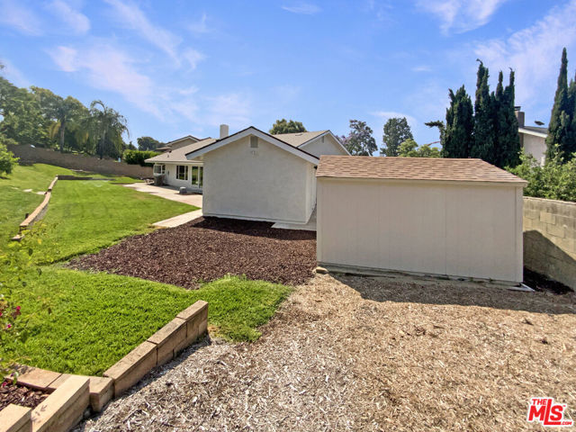 2230 La Crosse Circle, Claremont CA: https://media.crmls.org/mediaz/e462cf62-ccf8-4552-bd76-833a277ad78e.jpg
