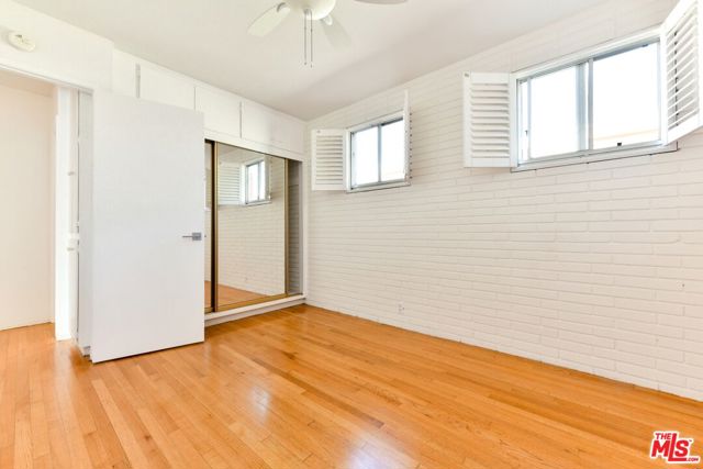 2033 Cloverfield Boulevard, Santa Monica CA: https://media.crmls.org/mediaz/e462e576-097d-4c35-8bf4-e9178c3aed2a.jpg