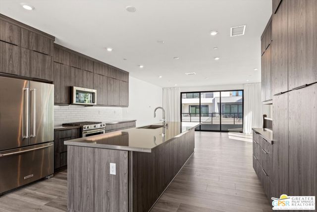 906 Cameron Center Drive, Palm Springs, CA 92264