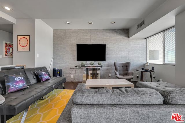 1155 N La Cienega Boulevard, West Hollywood CA: https://media.crmls.org/mediaz/e46358d0-4033-45b3-abf3-3bf164446033.jpg