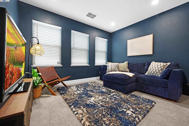 4650 Martha Ave, Tracy CA: https://media.crmls.org/mediaz/e46370ae-9612-4ff6-8352-e9adacd4d2b7.jpg
