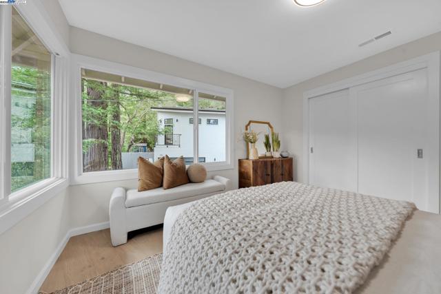 90 Upper Briar Road, Kentfield CA: https://media.crmls.org/mediaz/e464d1a6-826b-44f6-8e9c-f870fc5d0676.jpg