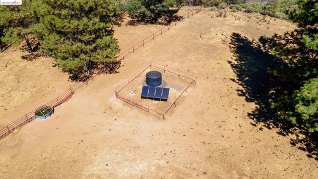 10488 Converse RD, Coulterville CA: https://media.crmls.org/mediaz/e464edd9-eefa-4536-b487-f501f590aa2e.jpg