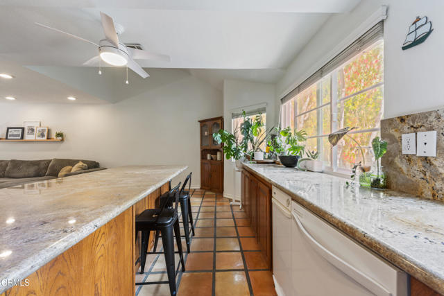 4967 Dekoven St. Street, Ventura CA: https://media.crmls.org/mediaz/e46535b3-69eb-49f5-9682-7218a6955c6c.jpg