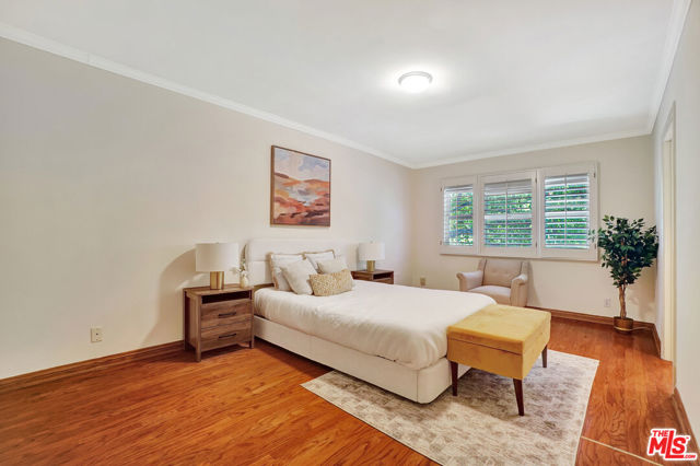 5025 Delita Place, Woodland Hills CA: https://media.crmls.org/mediaz/e4654bba-3b80-4095-927d-239fa2dd2743.jpg