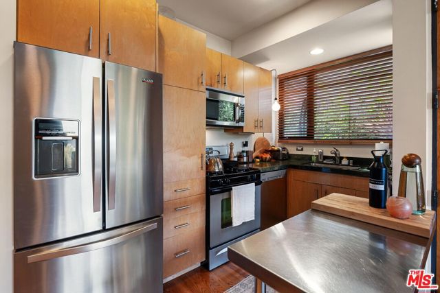 1325 Linda Rosa Avenue, Los Angeles CA: https://media.crmls.org/mediaz/e4656d80-8b94-47b7-9a87-469fd4389edc.jpg