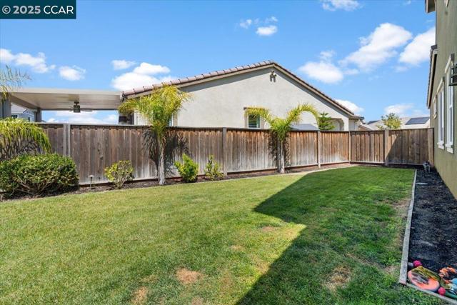 405 Avanti Way, Oakley CA: https://media.crmls.org/mediaz/e4657c19-2177-4435-a374-d4d53f1567e8.jpg