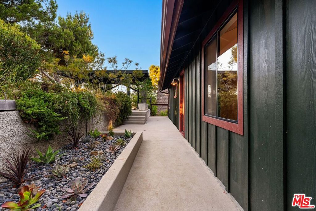 MLS #25607185 image #17